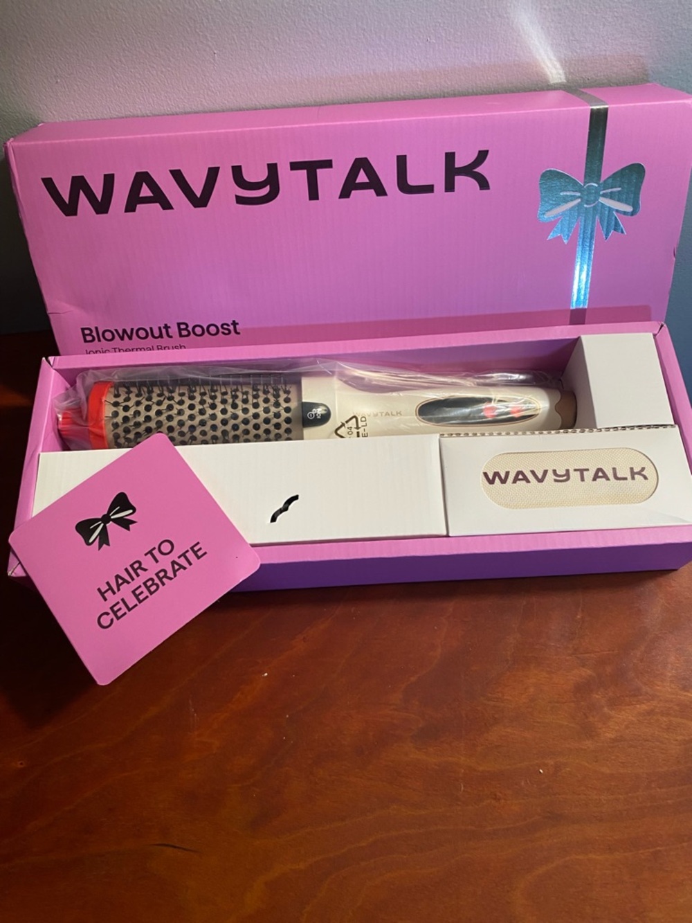 WAVYTALK Blowout Boost Round Thermal Brush - Red and White NIB